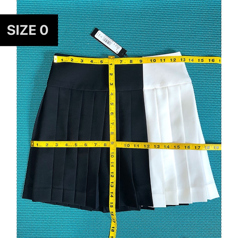 Alice + Olivia Wilcox Pleated Black White Colorblock Combo Mini Skirt - Picture 8 of 16